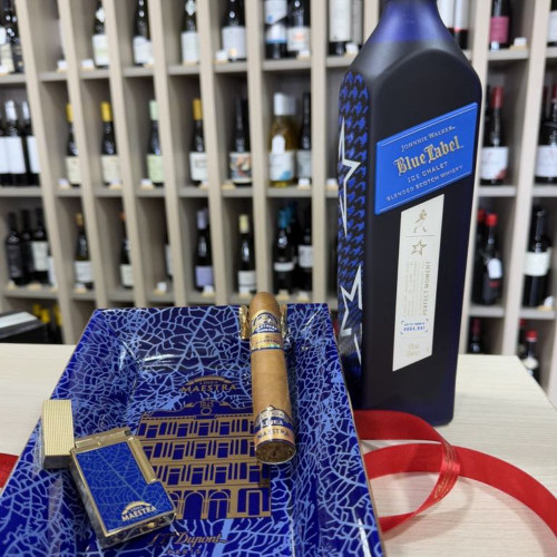 Johnnie Walker Blue Label & ST.Dupont & Partagas Maestro